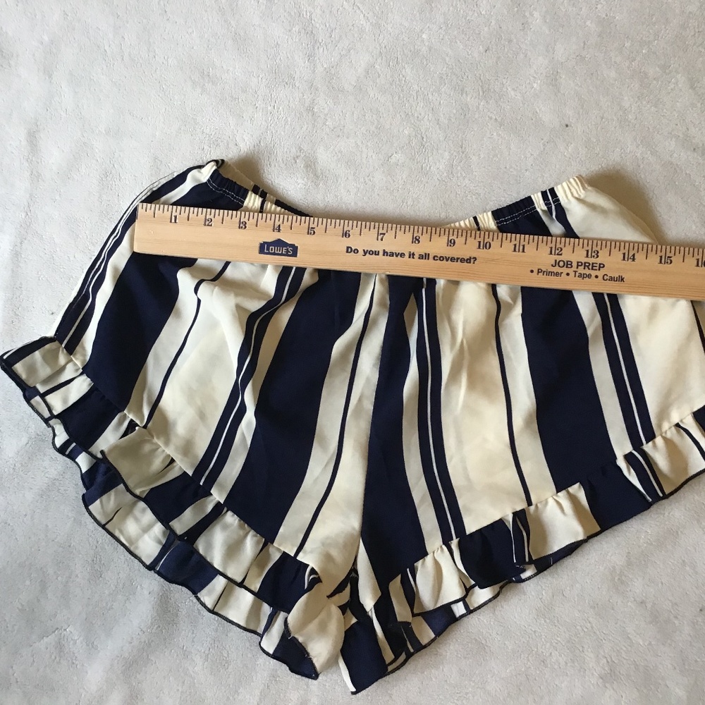 Henrigirl Blue and Cream Ruffle Short Size Small - Picture 4 of 5